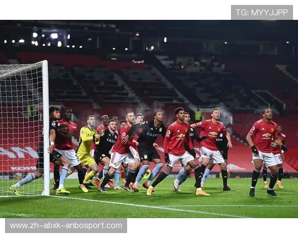 意甲球队拍照时的表情与团队氛围观察分析